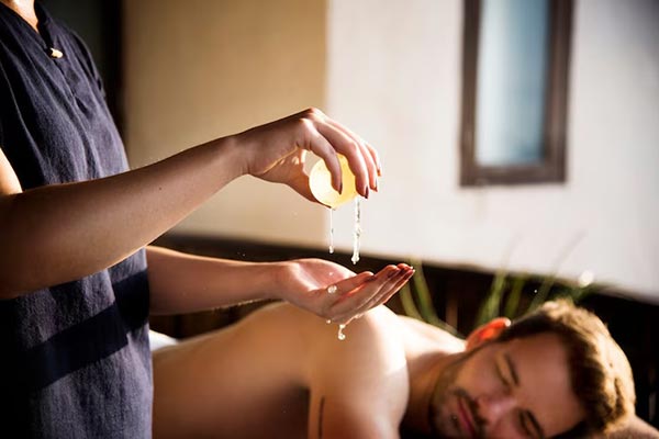 oil-massage-aroma Aroma oil Massage Nha Trang